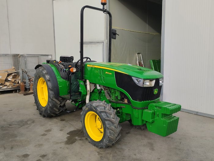 JOHN DEERE 5100GN