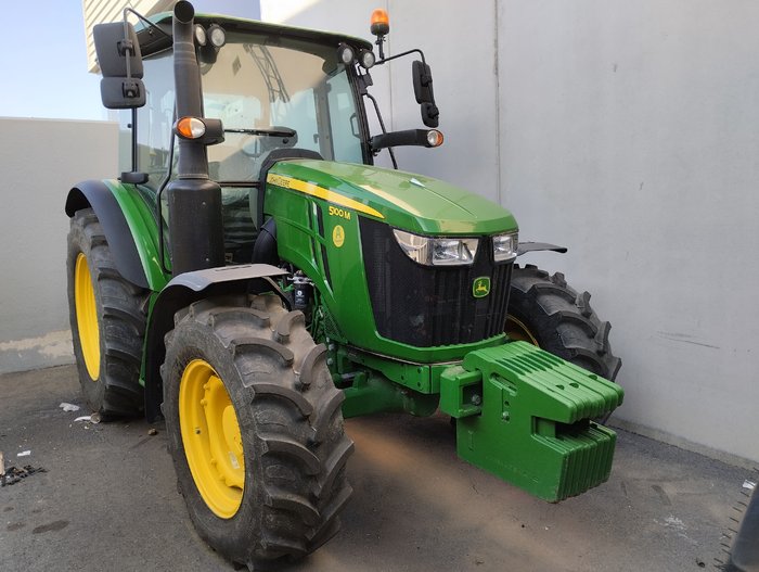 JOHN DEERE 5100M