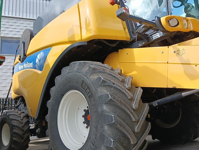 COSECHADORA NEW HOLLAND CX8090