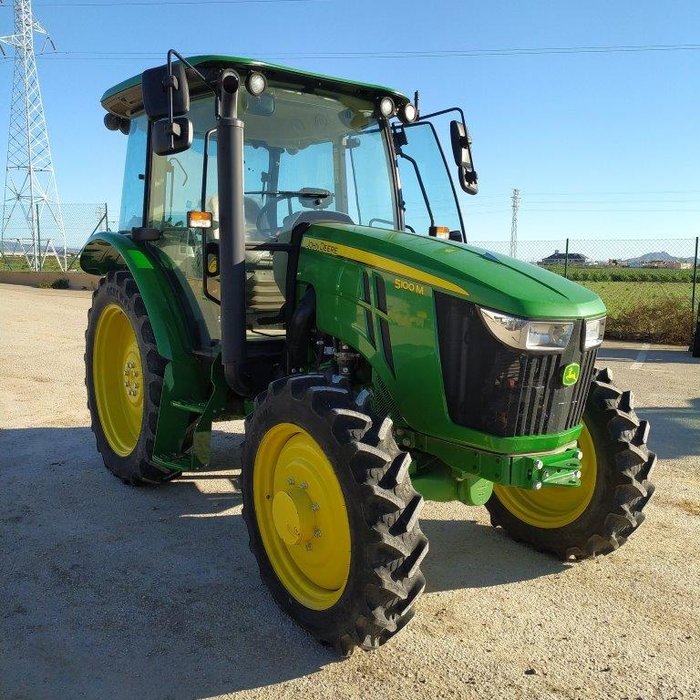 JOHN DEERE 5100M